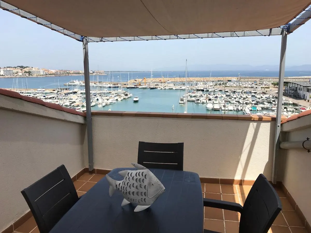 Apartaments Club Nautic Terral L'Escala 0*,